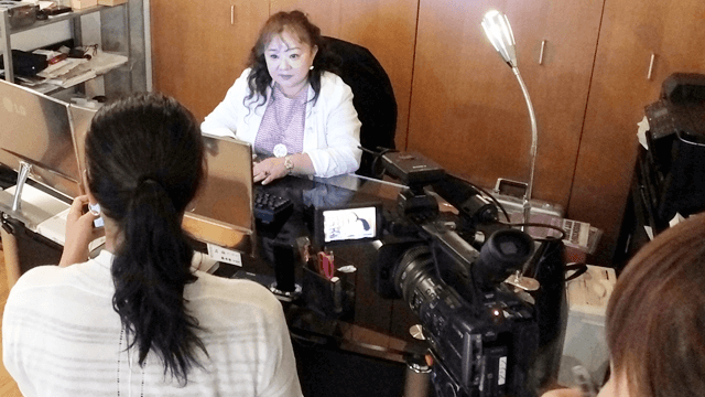 加藤なぎさTV取材風景の写真