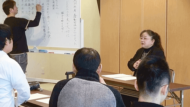 グランパレホテルで加藤なぎさ講演風景の写真